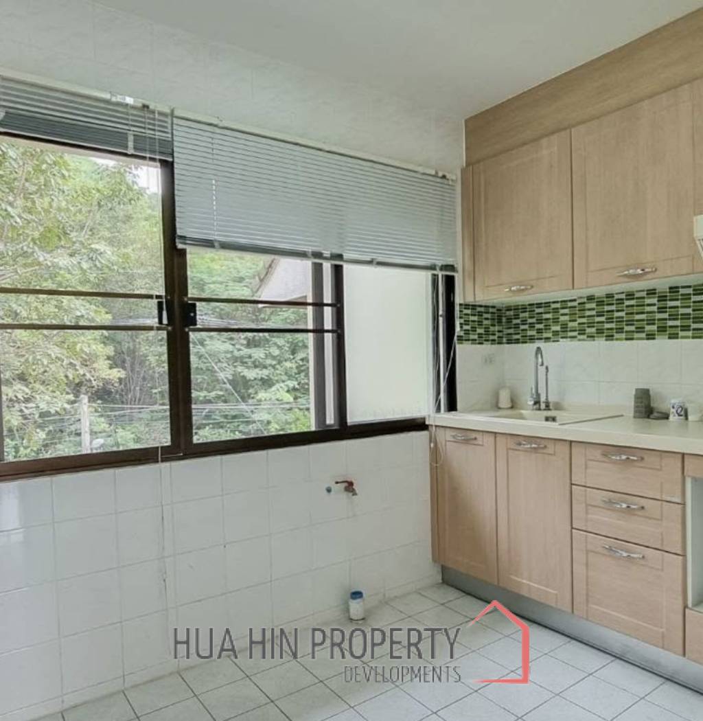 PALM HILL CONDO  : 2 bed utilities condo