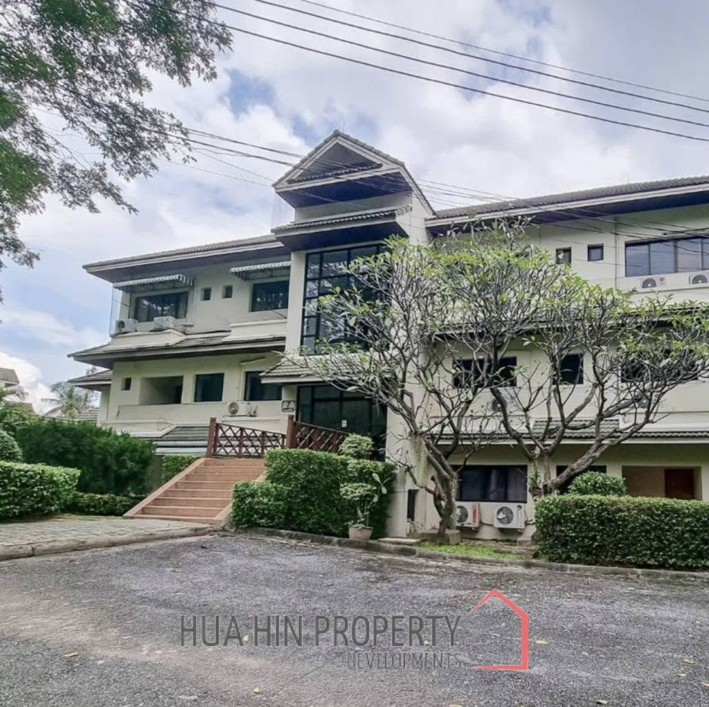 PALM HILL CONDO  : 2 bed utilities condo