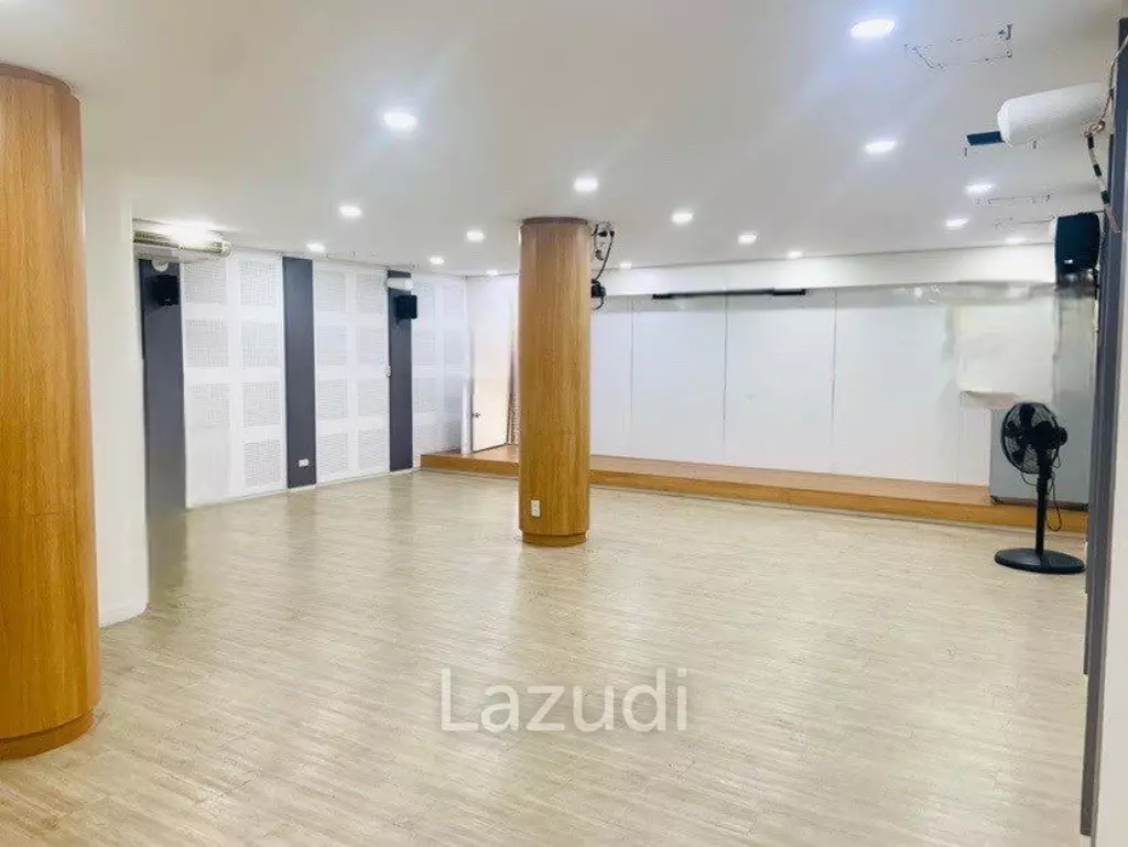 Retail For Sale At Rama 450 Sq.m.