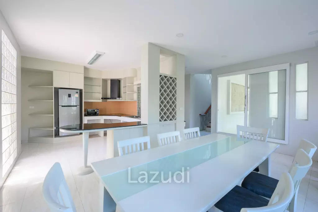 ์Newly Renovated 3-Bedroom House For Rent In Chalong