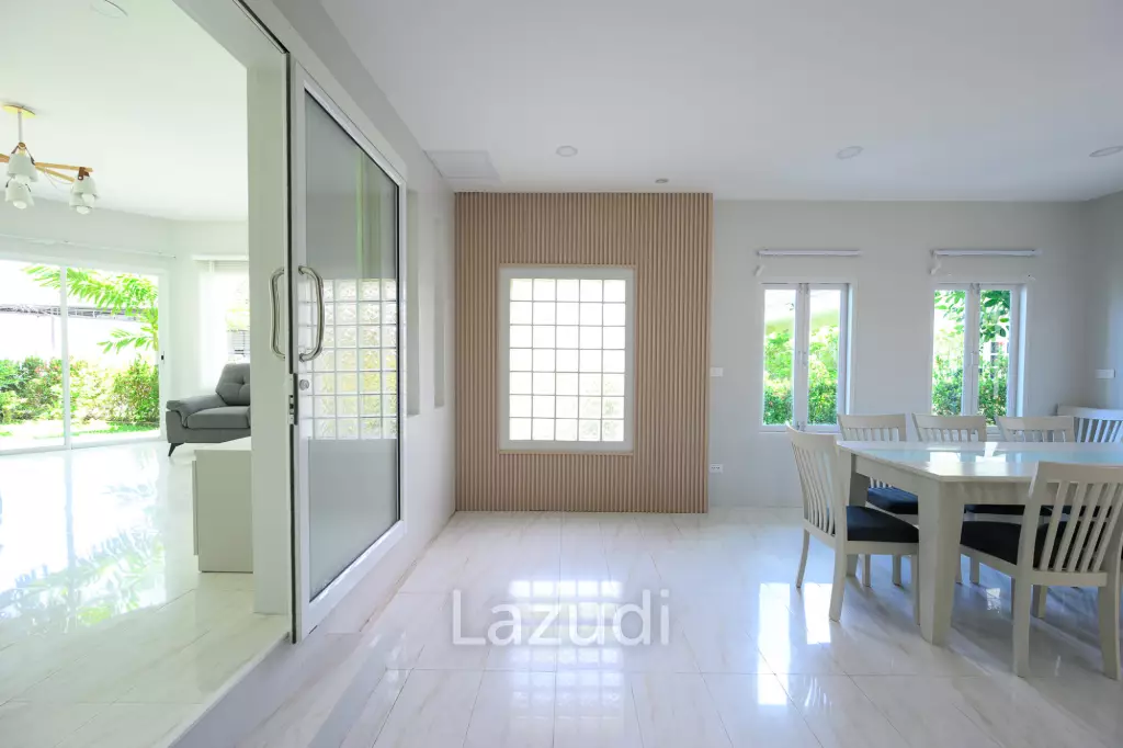 ์Newly Renovated 3-Bedroom House For Rent In Chalong