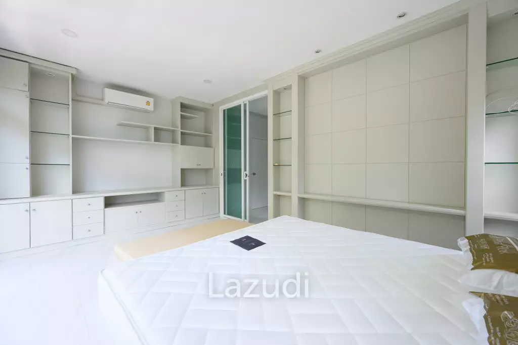 ์Newly Renovated 3-Bedroom House For Rent In Chalong