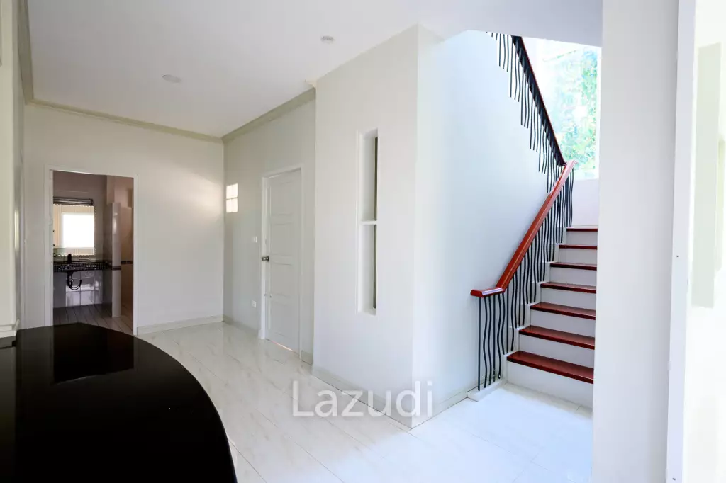 ์Newly Renovated 3-Bedroom House For Rent In Chalong