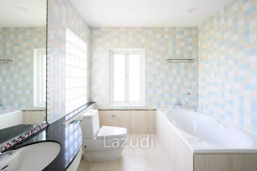 ์Newly Renovated 3-Bedroom House For Rent In Chalong