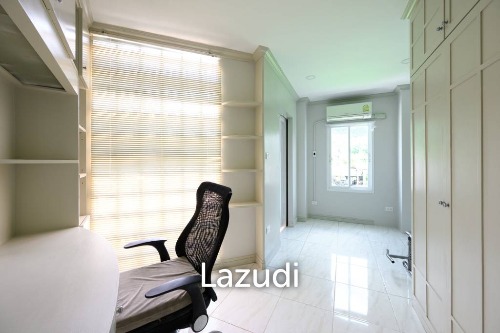 ์Newly Renovated 3-Bedroom House For Rent In Chalong