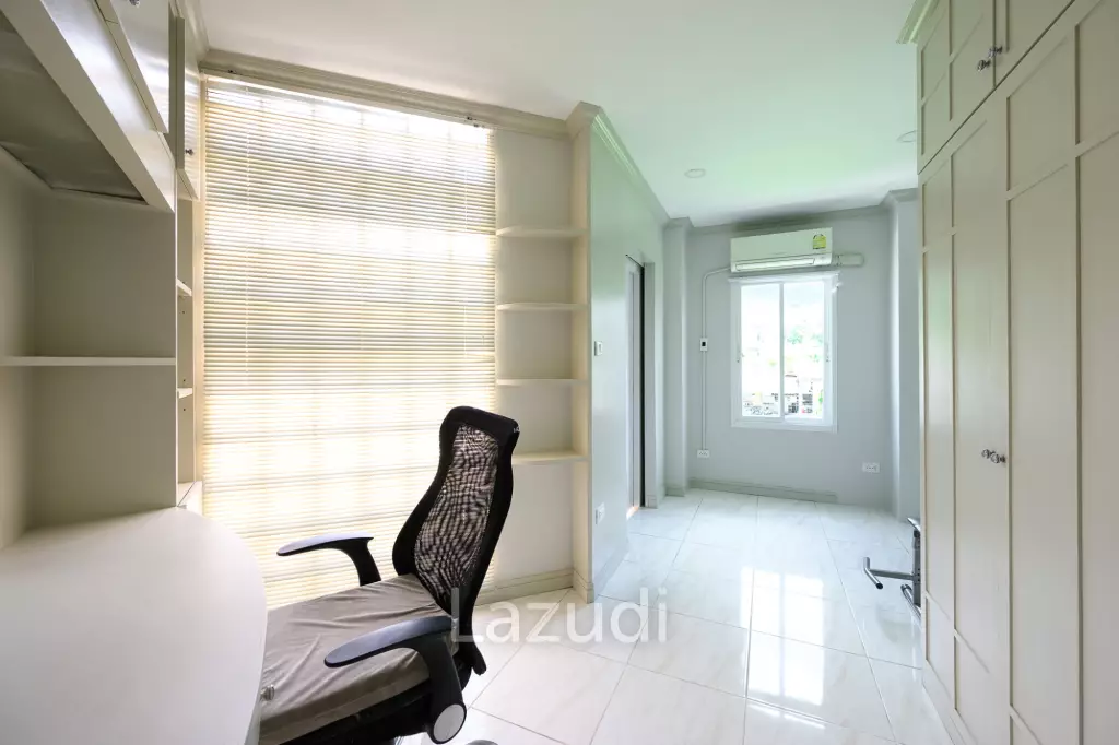์Newly Renovated 3-Bedroom House For Rent In Chalong