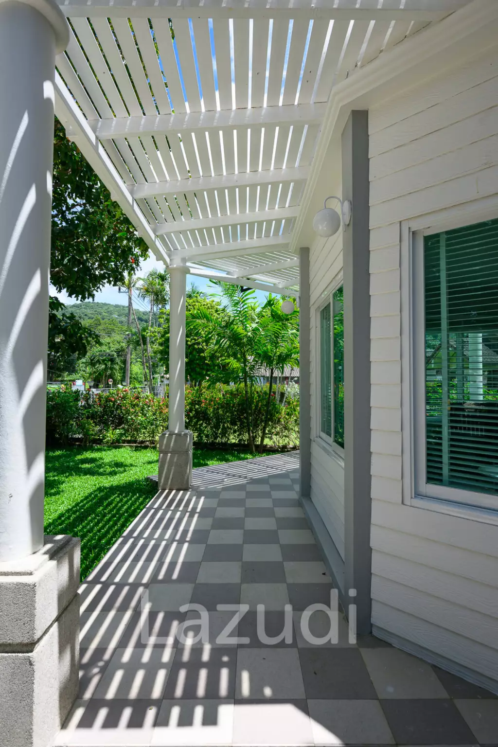์Newly Renovated 3-Bedroom House For Rent In Chalong