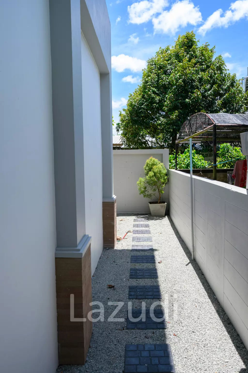 ์Newly Renovated 3-Bedroom House For Rent In Chalong