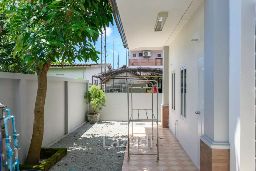 ์Newly Renovated 3-Bedroom House For Rent In Chalong