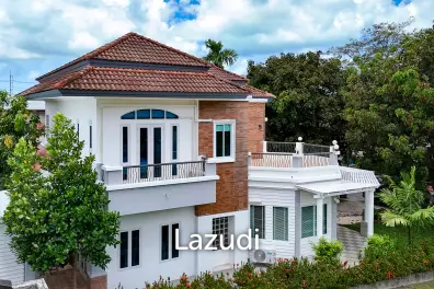 ์Newly Renovated 3-Bedroom House For Rent In Chalong