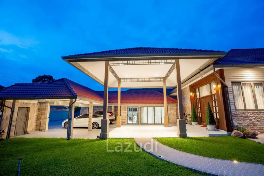 4 Beds 4 Baths 402 SQ.M. Luxury Homes In East Pattaya