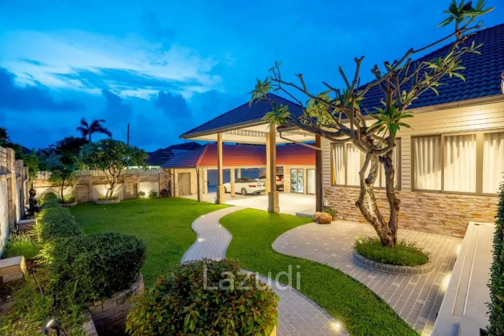 4 Beds 4 Baths 402 SQ.M. Luxury Homes In East Pattaya