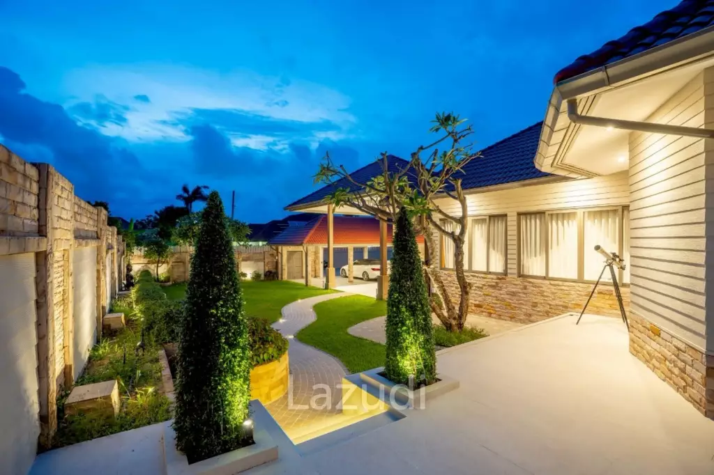 4 Beds 4 Baths 402 SQ.M. Luxury Homes In East Pattaya