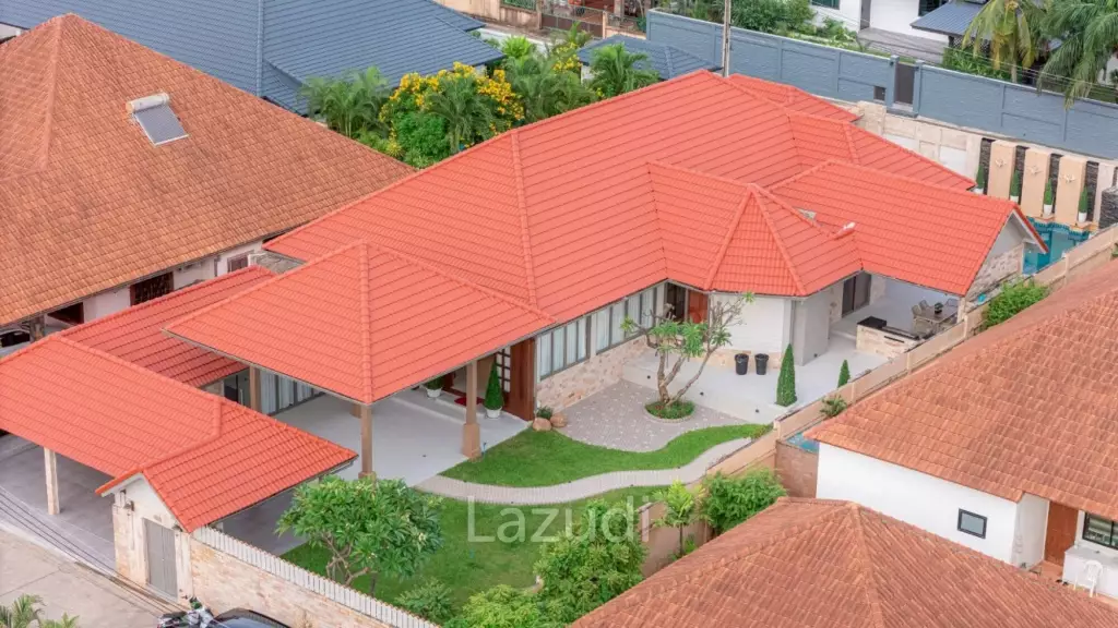 4 Beds 4 Baths 402 SQ.M. Luxury Homes In East Pattaya
