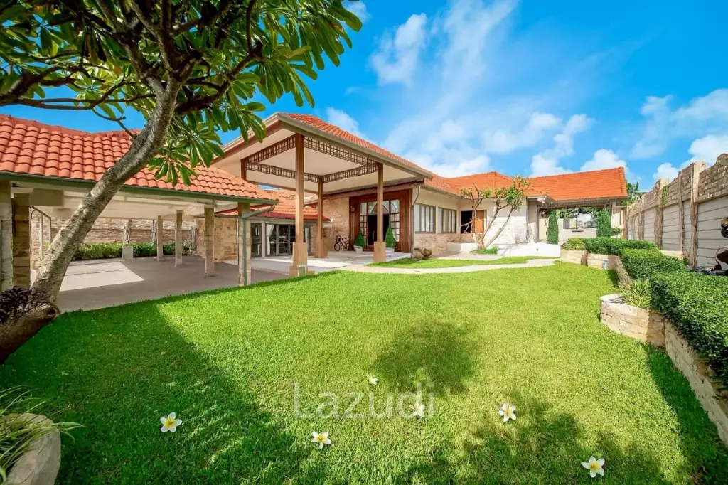 4 Beds 4 Baths 402 SQ.M. Luxury Homes In East Pattaya