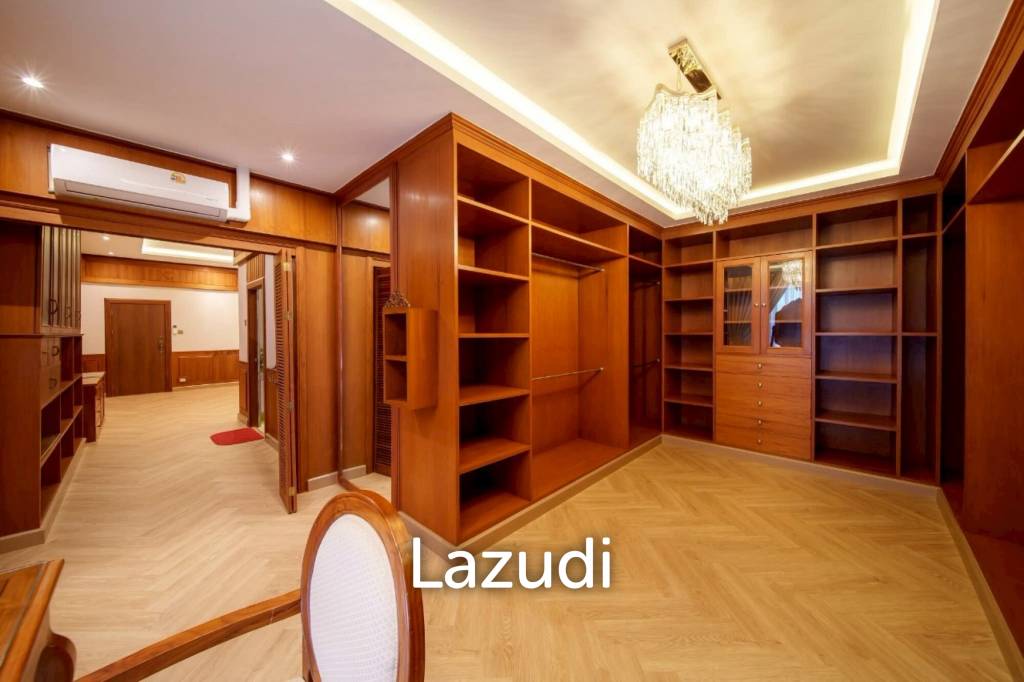 4 Beds 4 Baths 402 SQ.M. Luxury Homes In East Pattaya