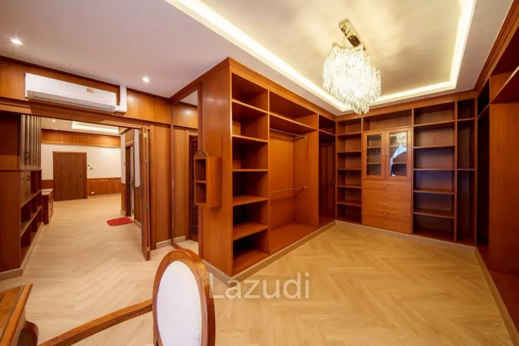 4 Beds 4 Baths 402 SQ.M. Luxury Homes In East Pattaya