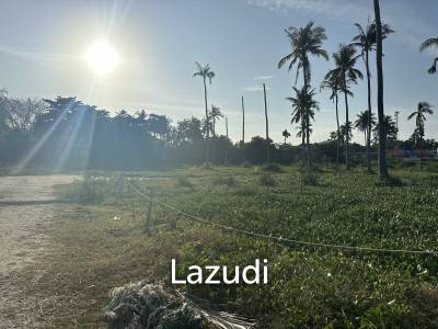 EXCLUSIVE  SEAFRONT LAND