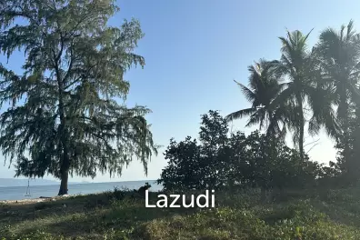 EXCLUSIVE  SEAFRONT LAND