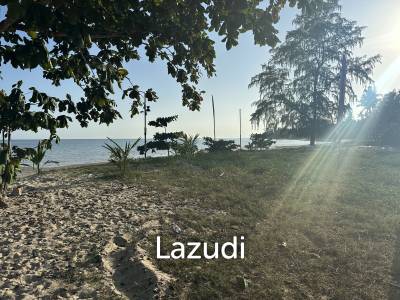 EXCLUSIVE  SEAFRONT LAND