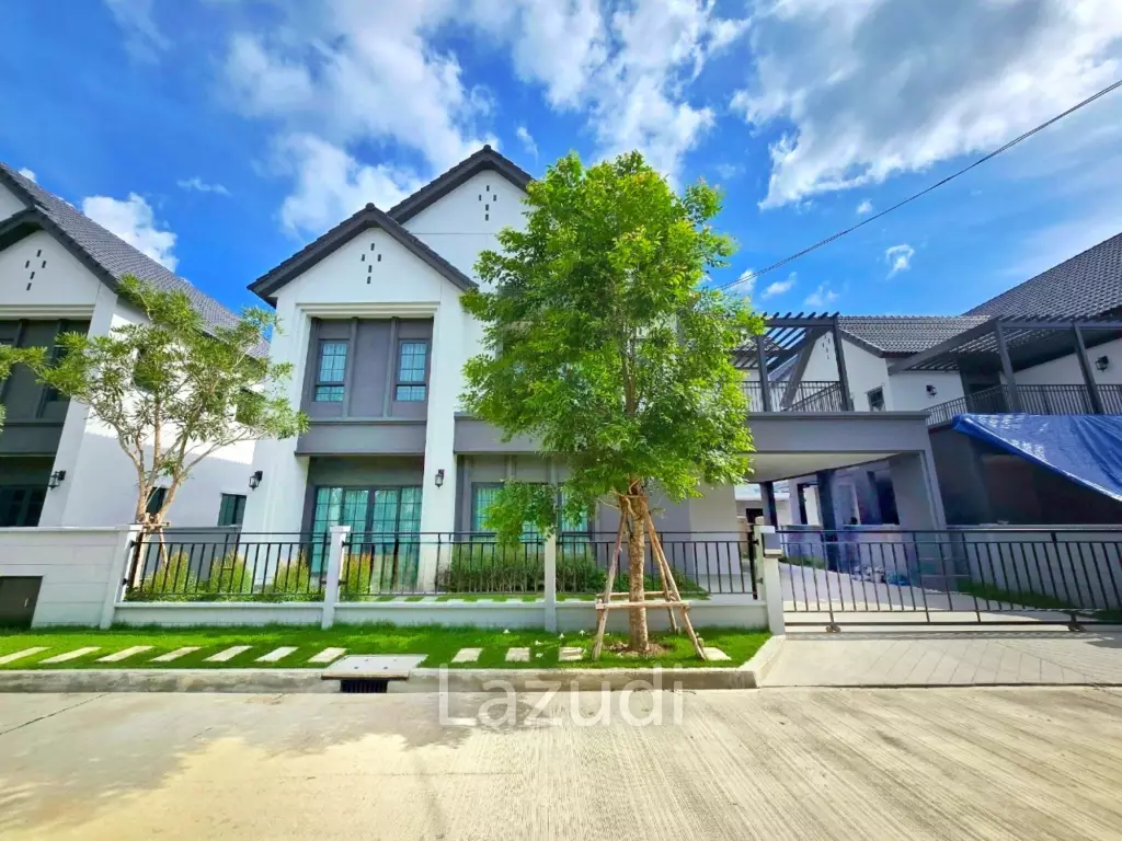 4 Bedroom 5 Bathroom 303 SQ.M Centro Bangna