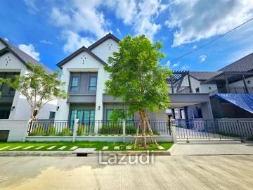 4 Bedroom 5 Bathroom 303 SQ.M Centro Bangna