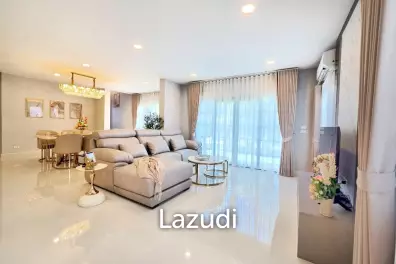 4 Bedroom 5 Bathroom 303 SQ.M Centro Bangna