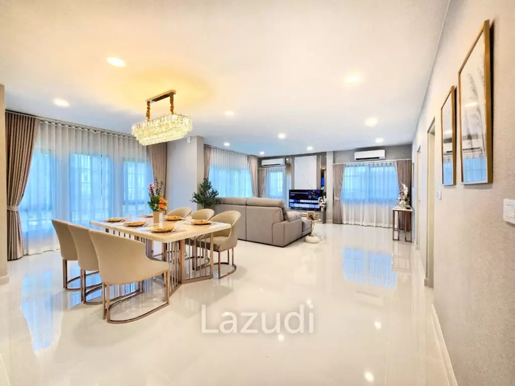 4 Bedroom 5 Bathroom 303 SQ.M Centro Bangna
