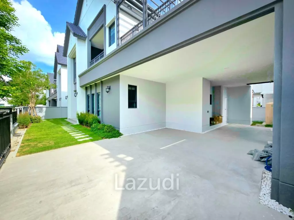 4 Bedroom 5 Bathroom 303 SQ.M Centro Bangna
