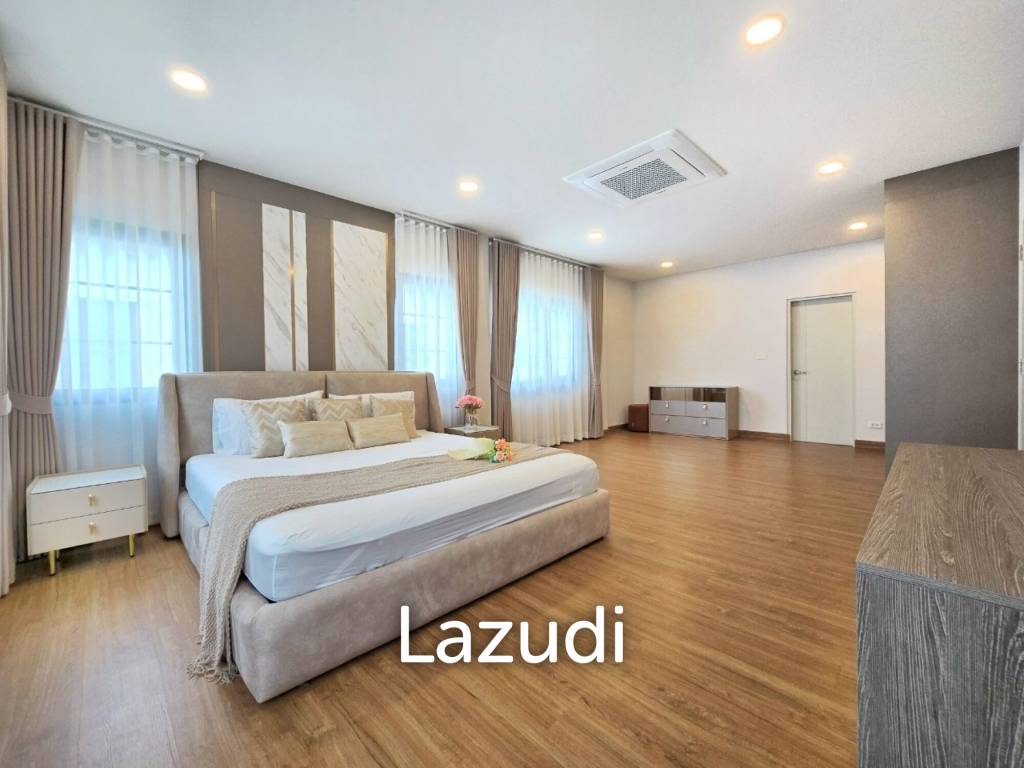 4 Bedroom 5 Bathroom 303 SQ.M Centro Bangna