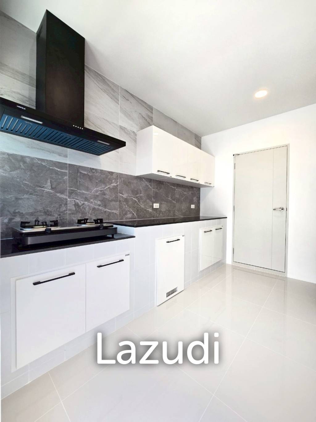 4 Bedroom 5 Bathroom 303 SQ.M Centro Bangna