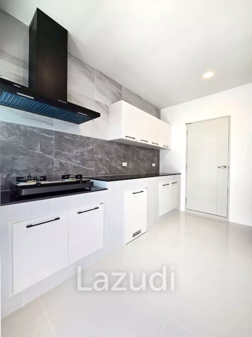 4 Bedroom 5 Bathroom 303 SQ.M Centro Bangna