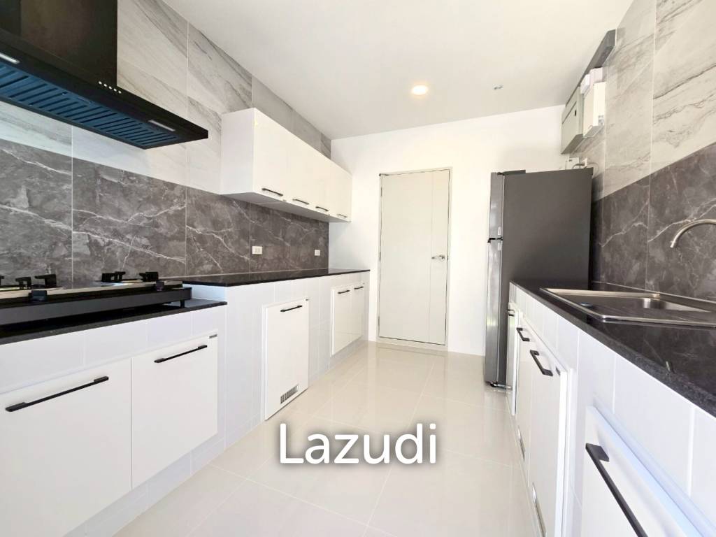4 Bedroom 5 Bathroom 303 SQ.M Centro Bangna