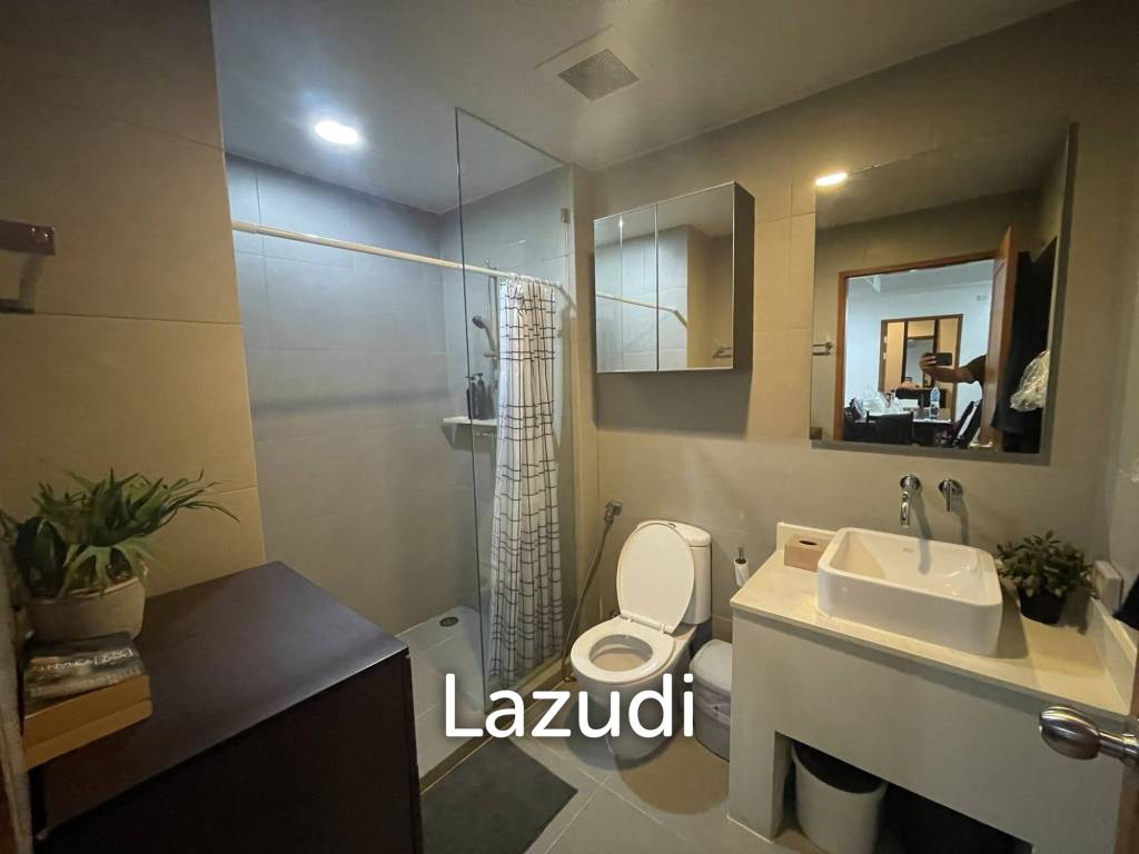 2 bed, 2 bath Condo - Beachfront with sea view & Pool view