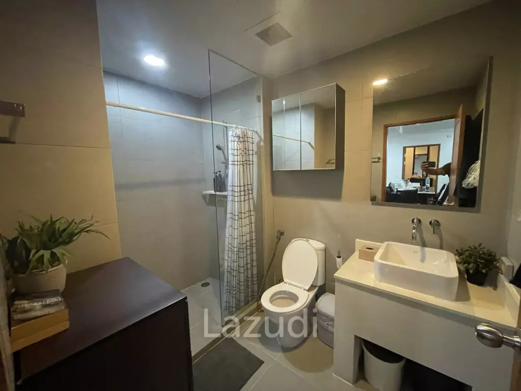 2 bed, 2 bath Condo - Beachfront with sea view & Pool view