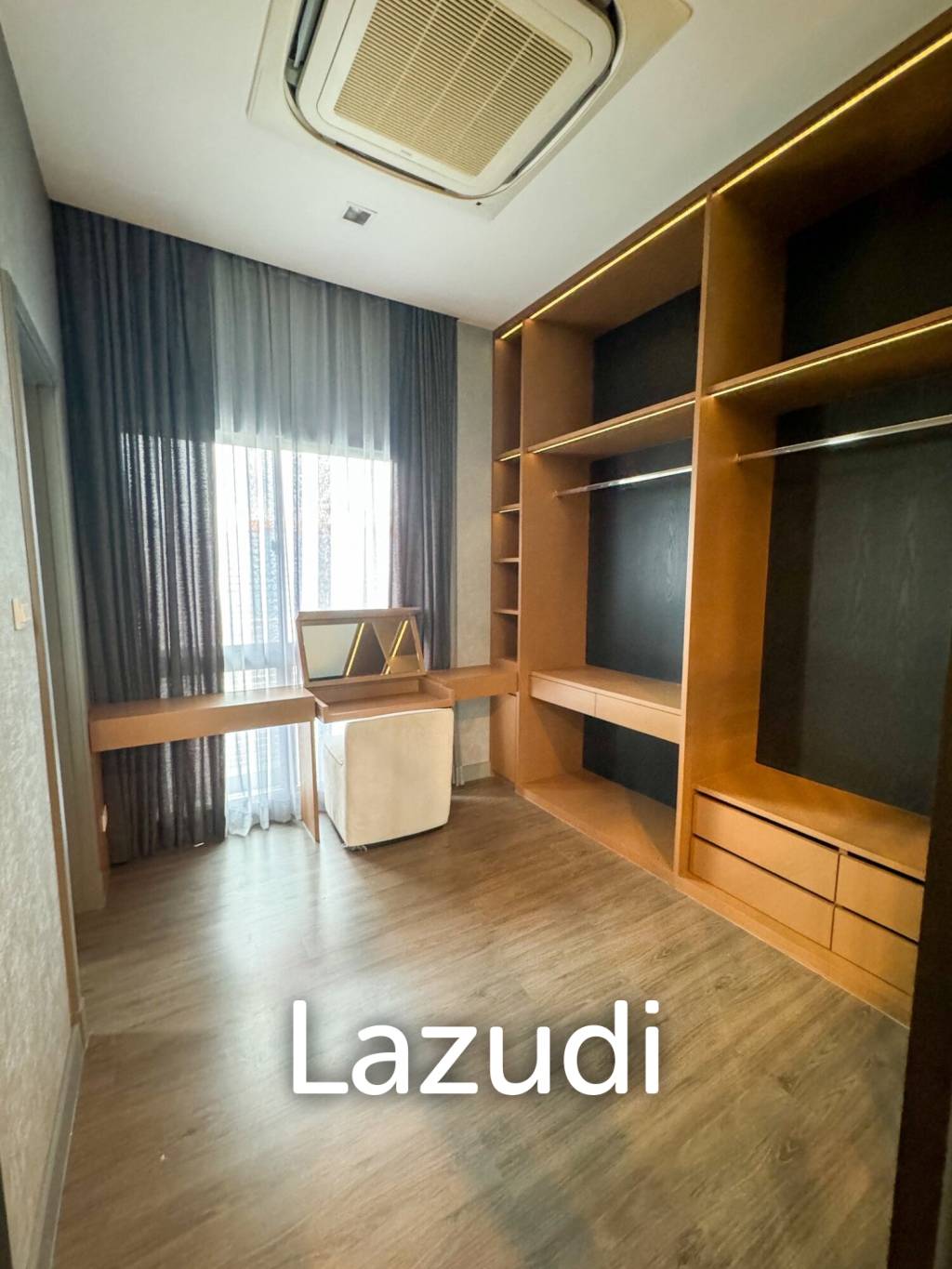 Luxury Detached House in Bangkok Boulevard, Ladprao–Serithai