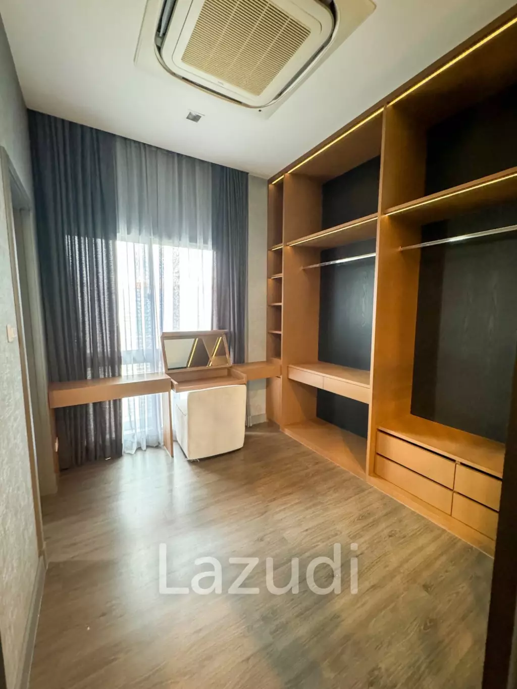 Luxury Detached House in Bangkok Boulevard, Ladprao–Serithai