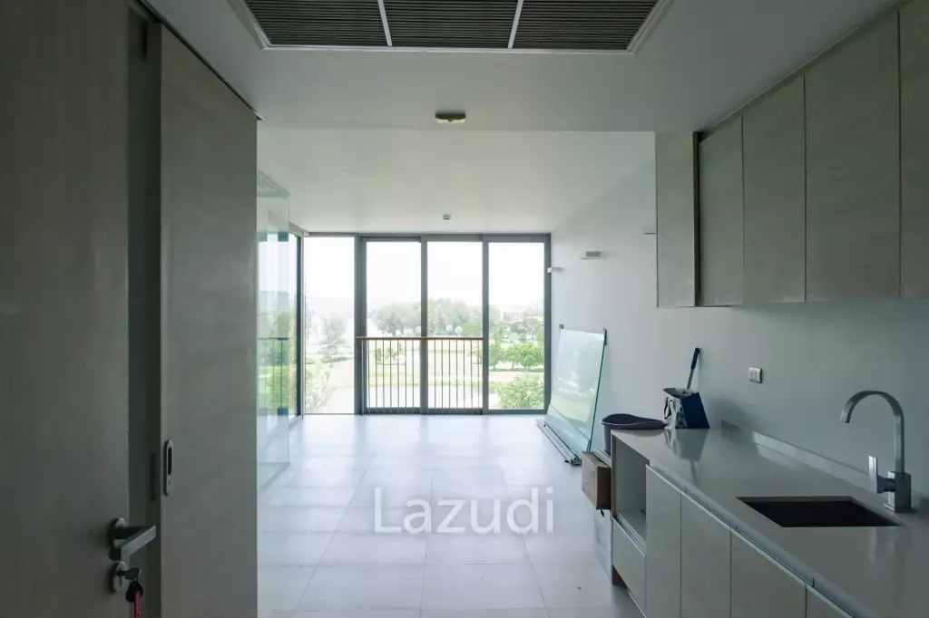 THE SANCTUARY CONDO : 1 BED BEACHFRONT CONDO AT TAKIAB