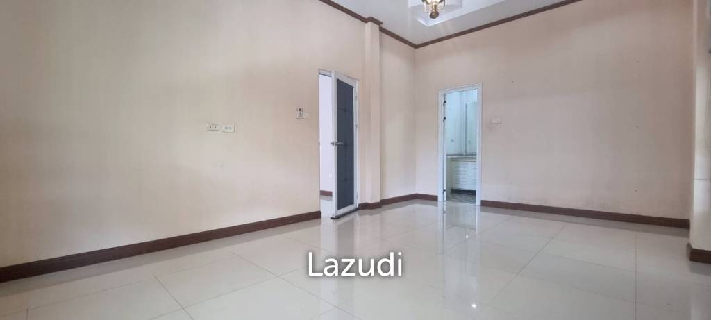 3 Beds 2 Baths 170 SQ.M. Chok Chai Village 10