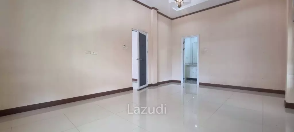 3 Beds 2 Baths 170 SQ.M. Chok Chai Village 10