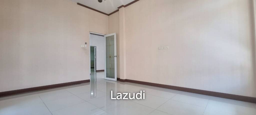 3 Beds 2 Baths 170 SQ.M. Chok Chai Village 10