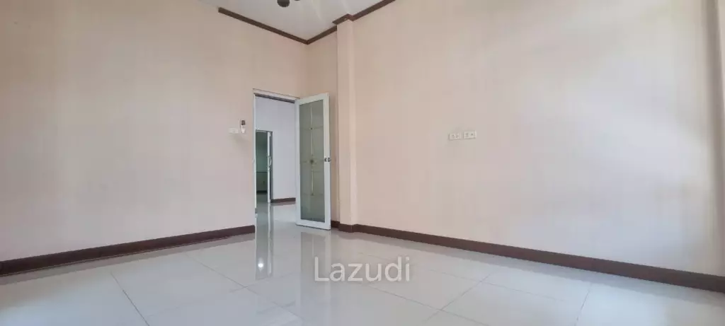 3 Beds 2 Baths 170 SQ.M. Chok Chai Village 10