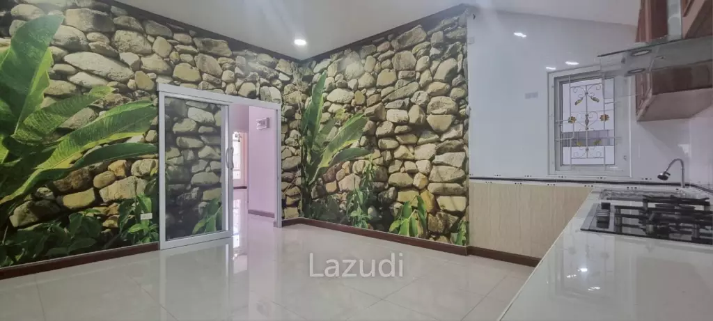3 Beds 2 Baths 170 SQ.M. Chok Chai Village 10