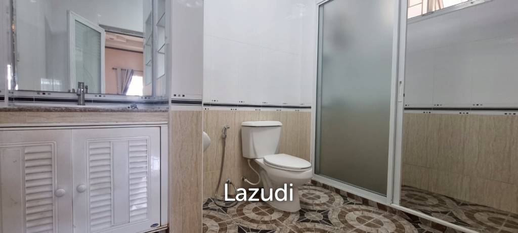 3 Beds 2 Baths 170 SQ.M. Chok Chai Village 10