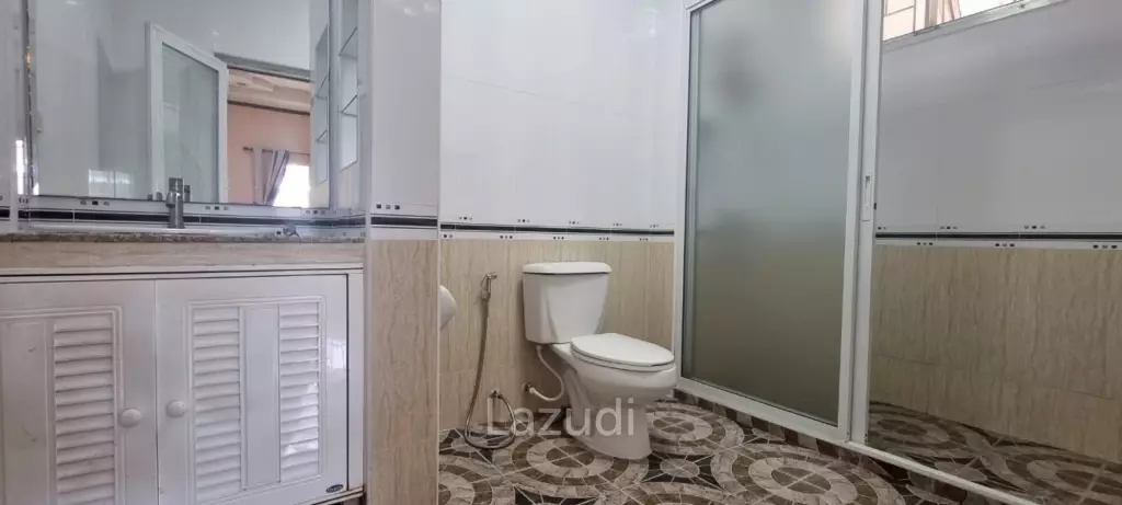 3 Beds 2 Baths 170 SQ.M. Chok Chai Village 10