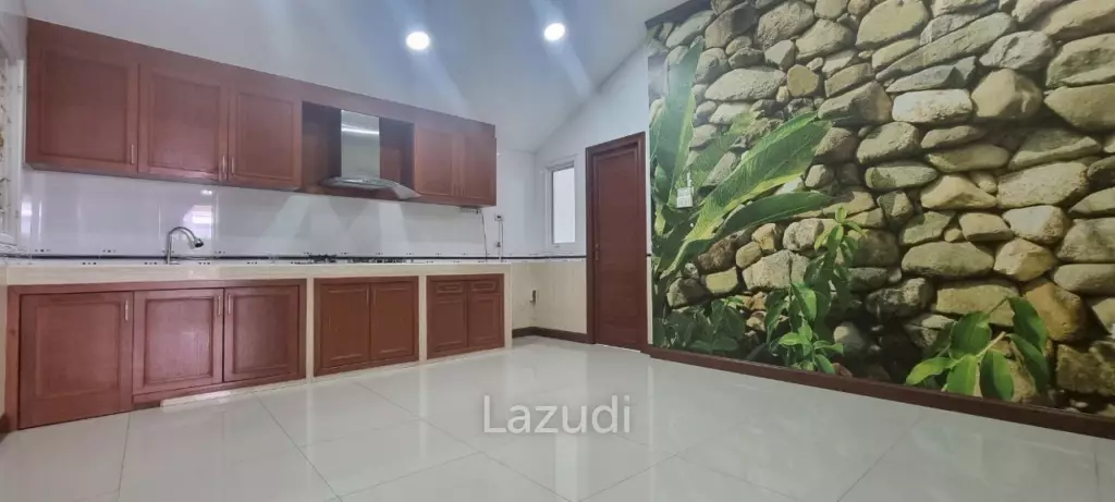 3 Beds 2 Baths 170 SQ.M. Chok Chai Village 10