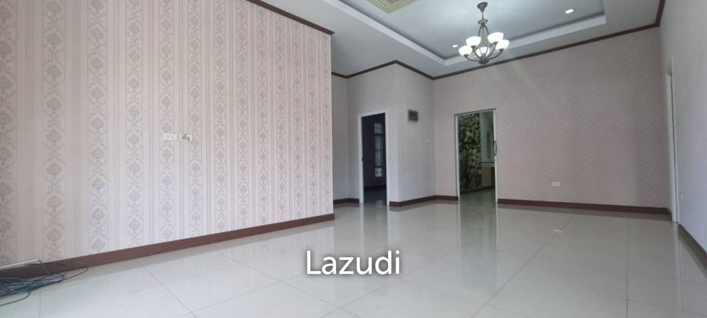 3 Beds 2 Baths 170 SQ.M. Chok Chai Village 10