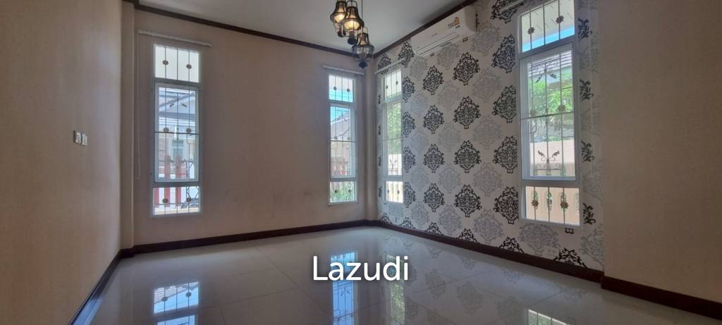 3 Beds 2 Baths 170 SQ.M. Chok Chai Village 10