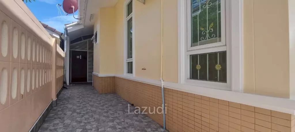 3 Beds 2 Baths 170 SQ.M. Chok Chai Village 10