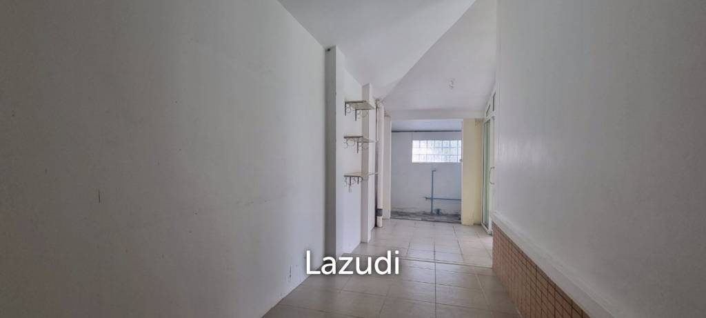 3 Beds 2 Baths 170 SQ.M. Chok Chai Village 10